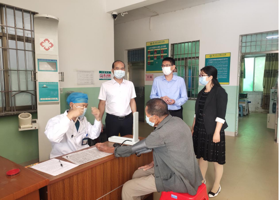 【县乡人大】吴川人大:疫苗接种再攻坚 兰石镇人大代表在行动 (1)135.png 图片