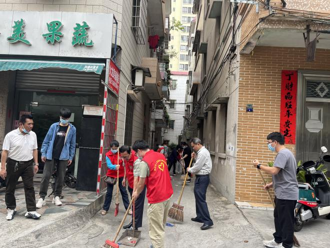 【健康城镇 健康体重】我市开展第36个爱国卫生月活动