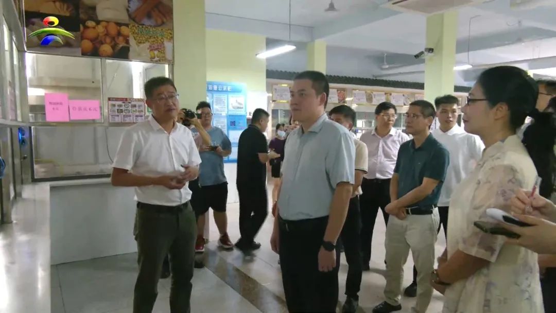 市委副书记、市长刘伟率队看望慰问高考备考教师