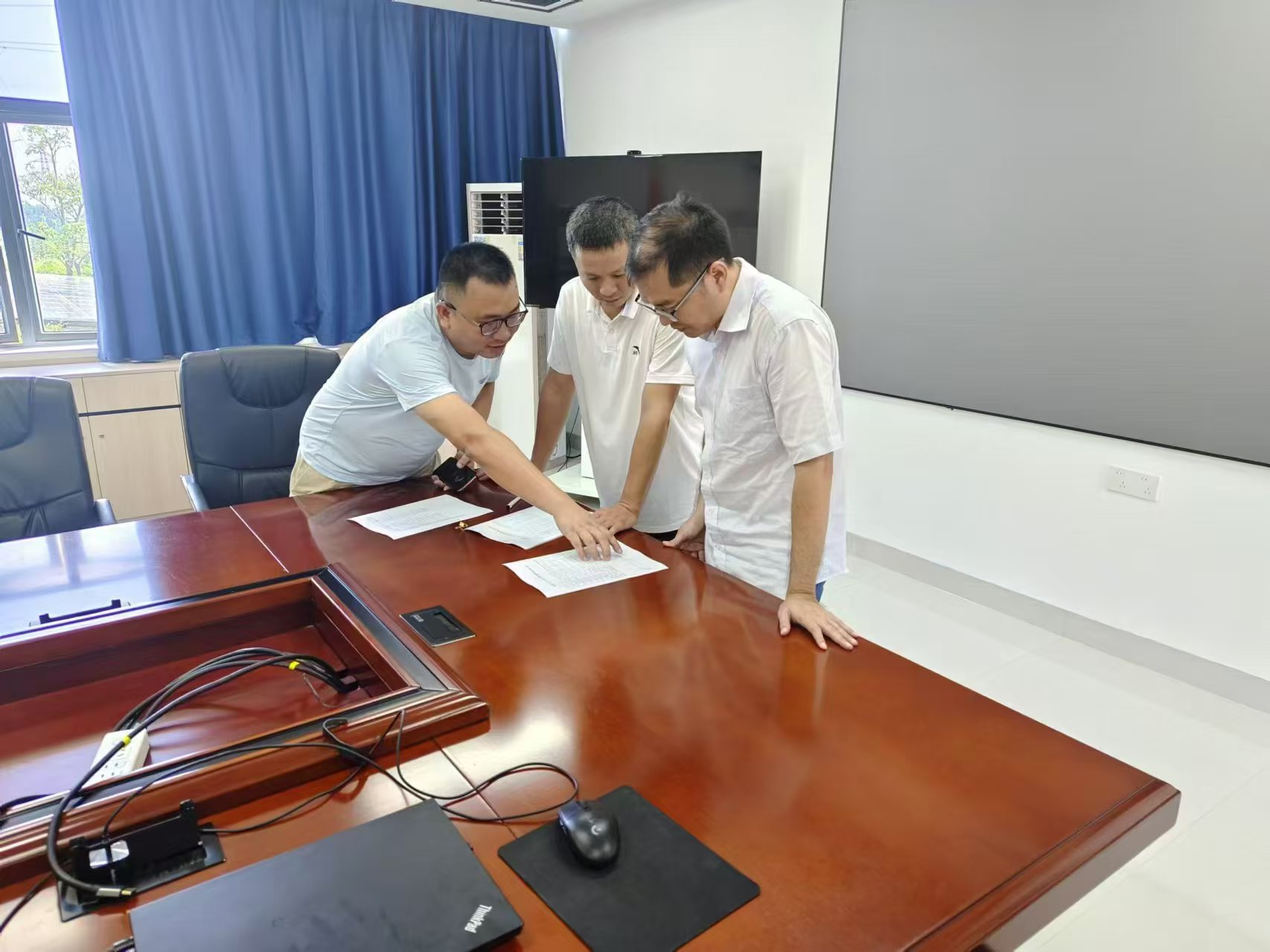 吴川市大山江街道到塑料制品企业开展城市信用宣传活动