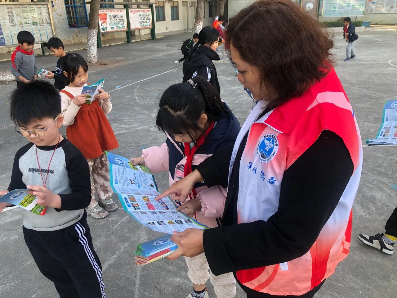 博铺街道开展禁毒宣传进校园活动