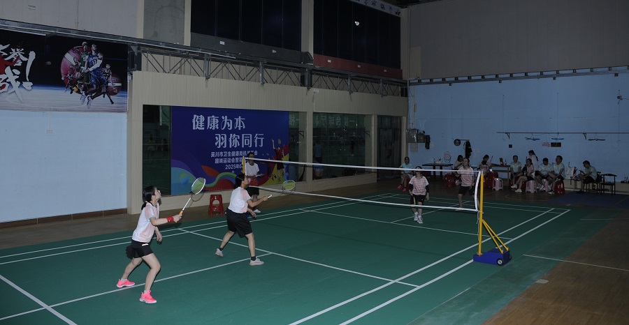 羽毛球比赛1.jpg